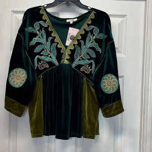 Vervet Embroidered Green Velour  Women's Top Small New